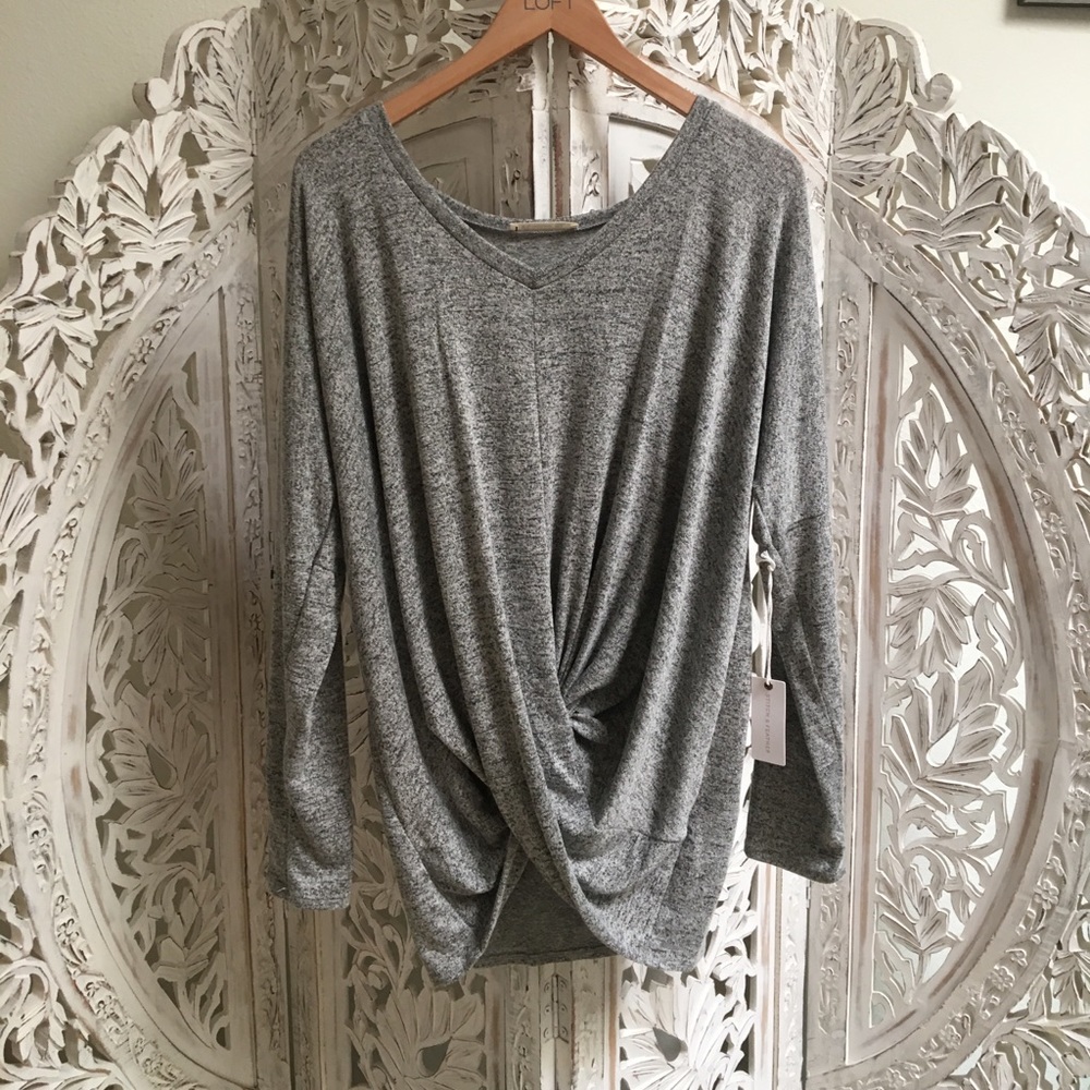 NWT Twist V-neck Long-sleeve grey sweater